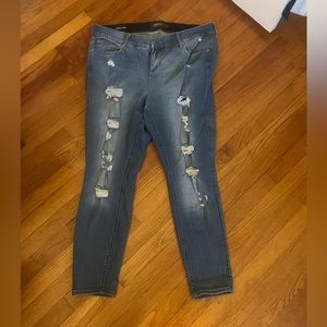 Torrid bombshell distressed jeggings